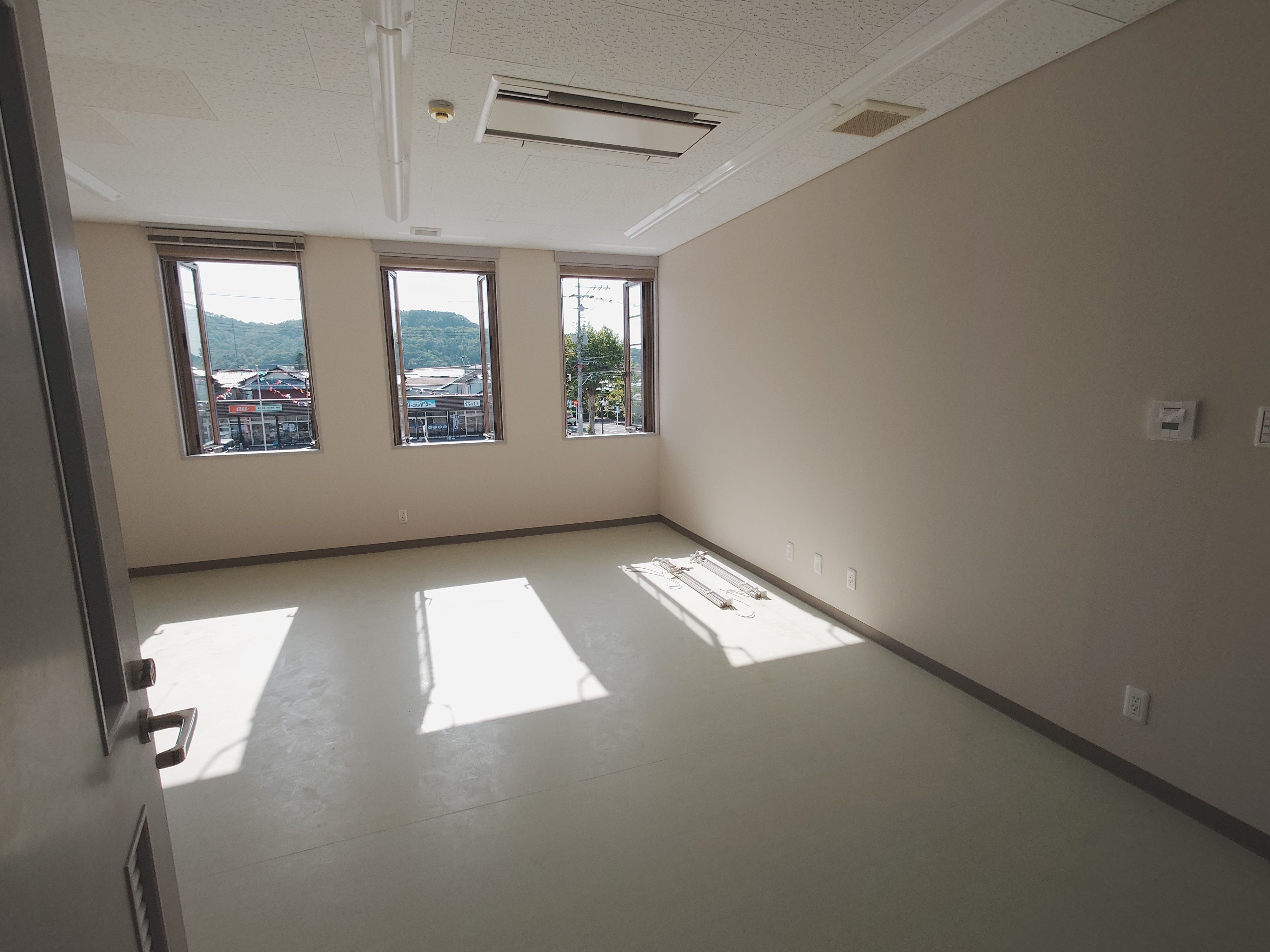 office02