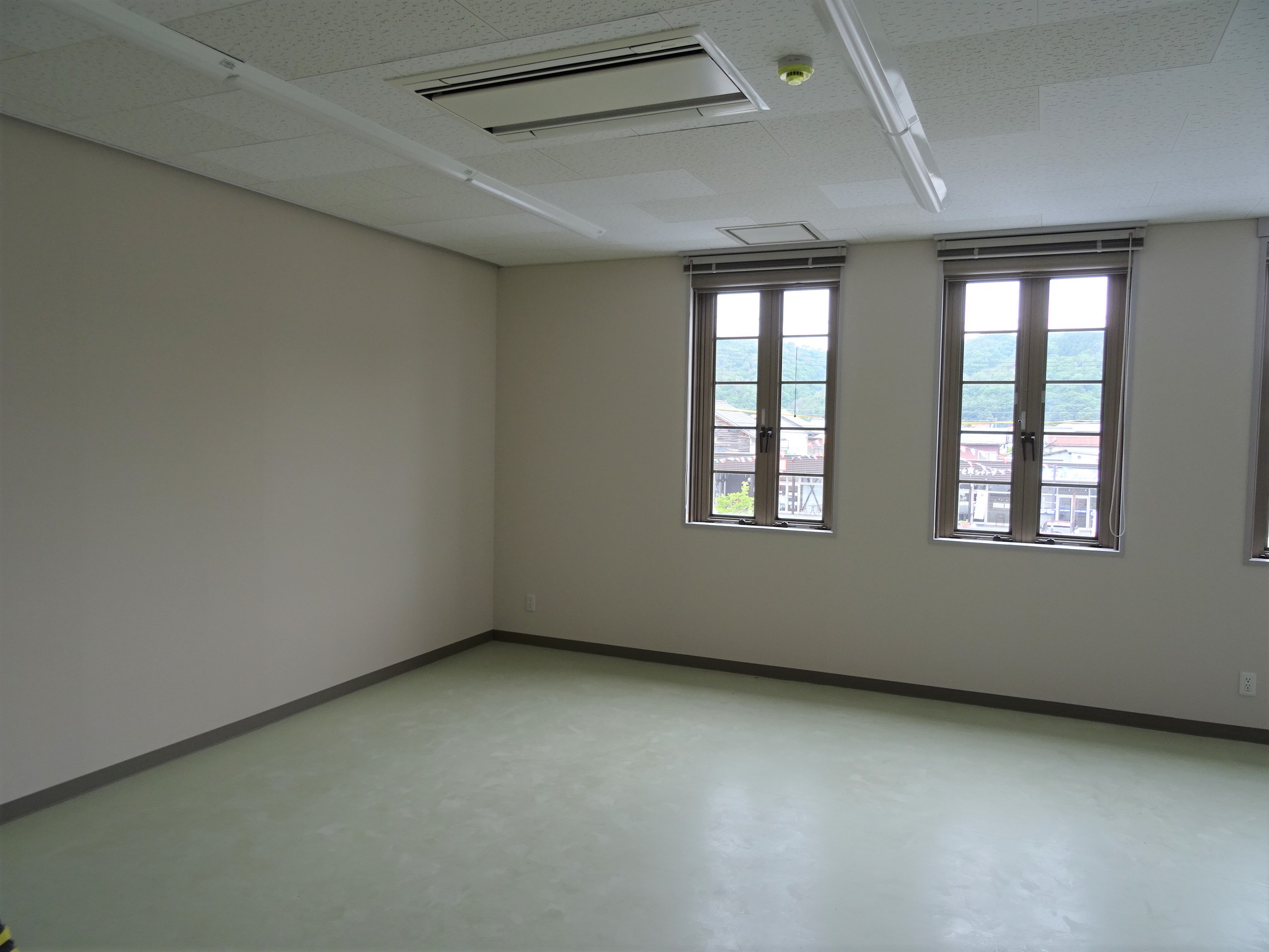 office03